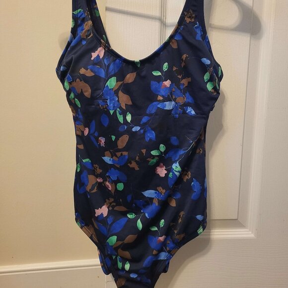 Women's One Piece Swim Suit - Picture 1 of 3